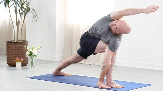 45-Minute Yoga Detox-yi