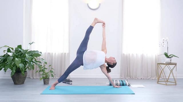 A Practice for Peak Pose Transitions - Side Plank to Splits-yi
