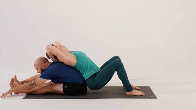 AcroYoga - Seated Partner Stretch Series-yi