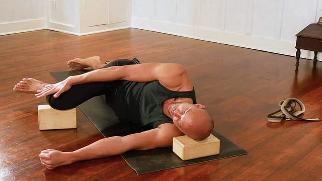 Active Hip Mobility Practice-yi