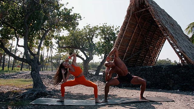 253. Alo In The Wild - Hawaii-41. 10-Minute Partner Workout
