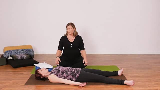Yin Yoga to Stretch the Quadriceps and Hamstrings