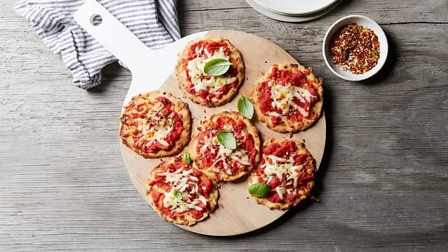 195. Vegetarian Mini Snack Pizzas