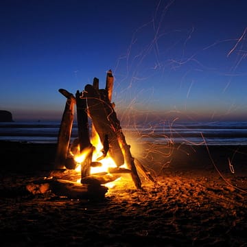 0869. Beach Campfire