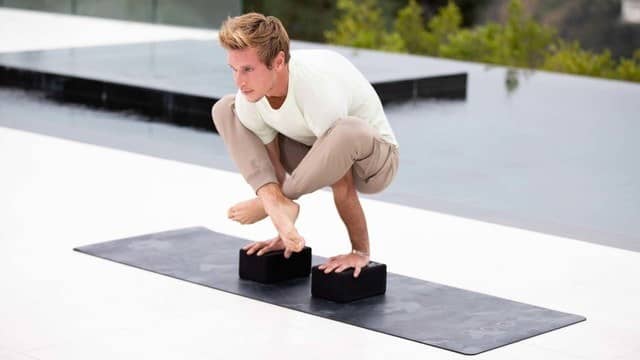 837. How To - Shoulder Pressing Pose